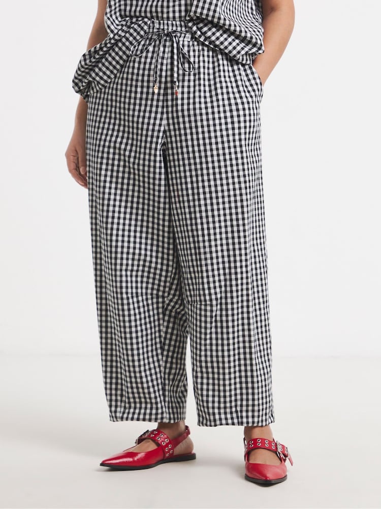 Simply Be Black Gingham Barrel Leg Trousers - Image 2 of 4