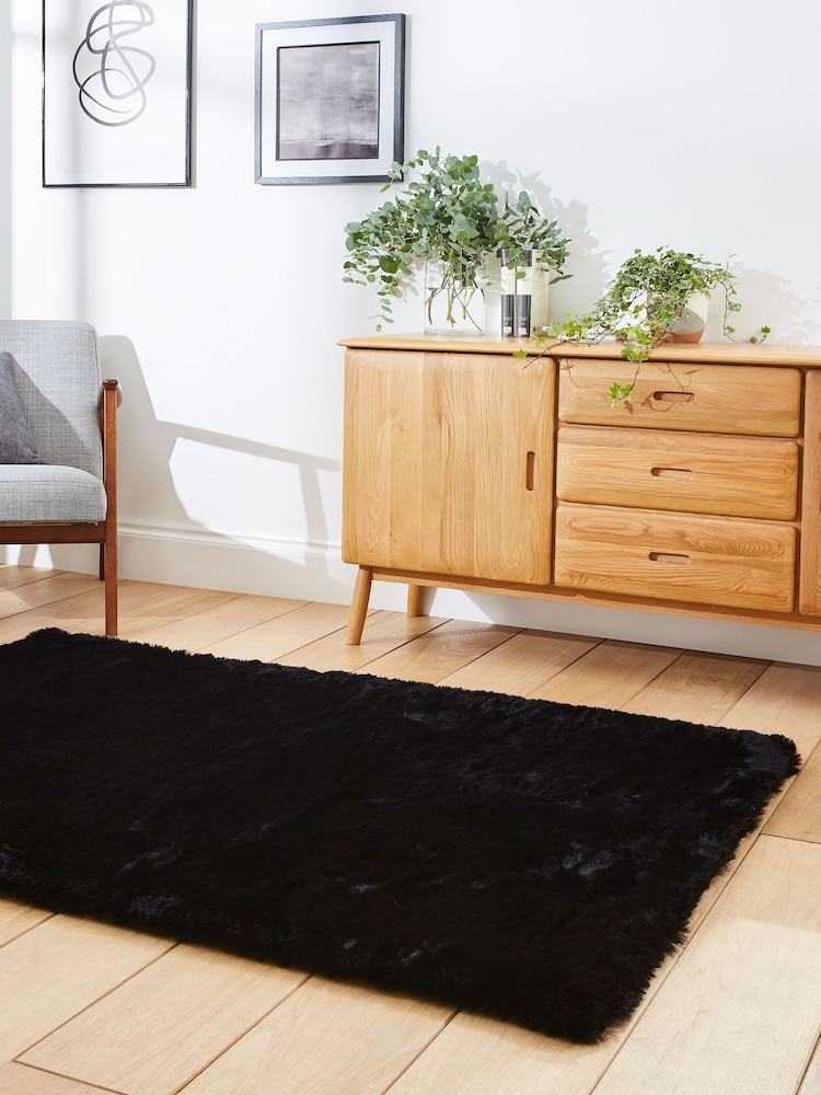 Think Rugs Black Super Teddy Plain Shaggy Rug - Image 2 of 6 Think Rugs Black Super Teddy Plain Shaggy Rug - Image 2 of 6