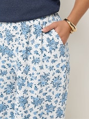 أبيض - سروال قصير واسع جيرسيه مقاس كبير من Yours  - Image 4 of 5