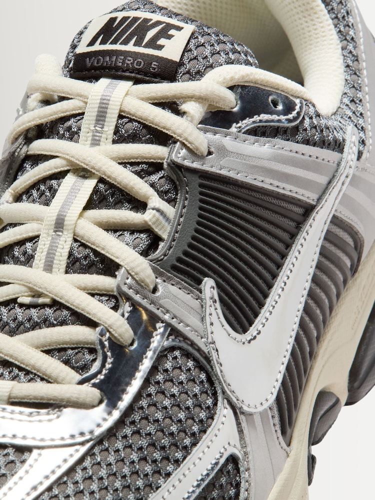 Nike Grey Zoom Vomero 5 Trainers - Image 10 of 10