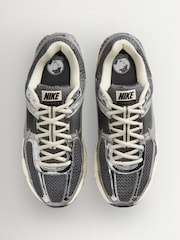 Nike Grey Zoom Vomero 5 Trainers - Image 4 of 10