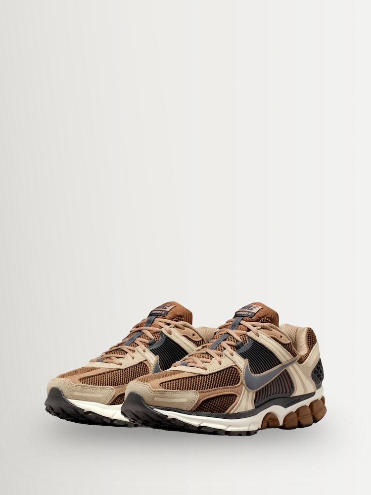 Nike Brown Zoom Vomero 5 Trainers - Image 2 of 8 Nike Brown Zoom Vomero 5 Trainers - Image 2 of 8