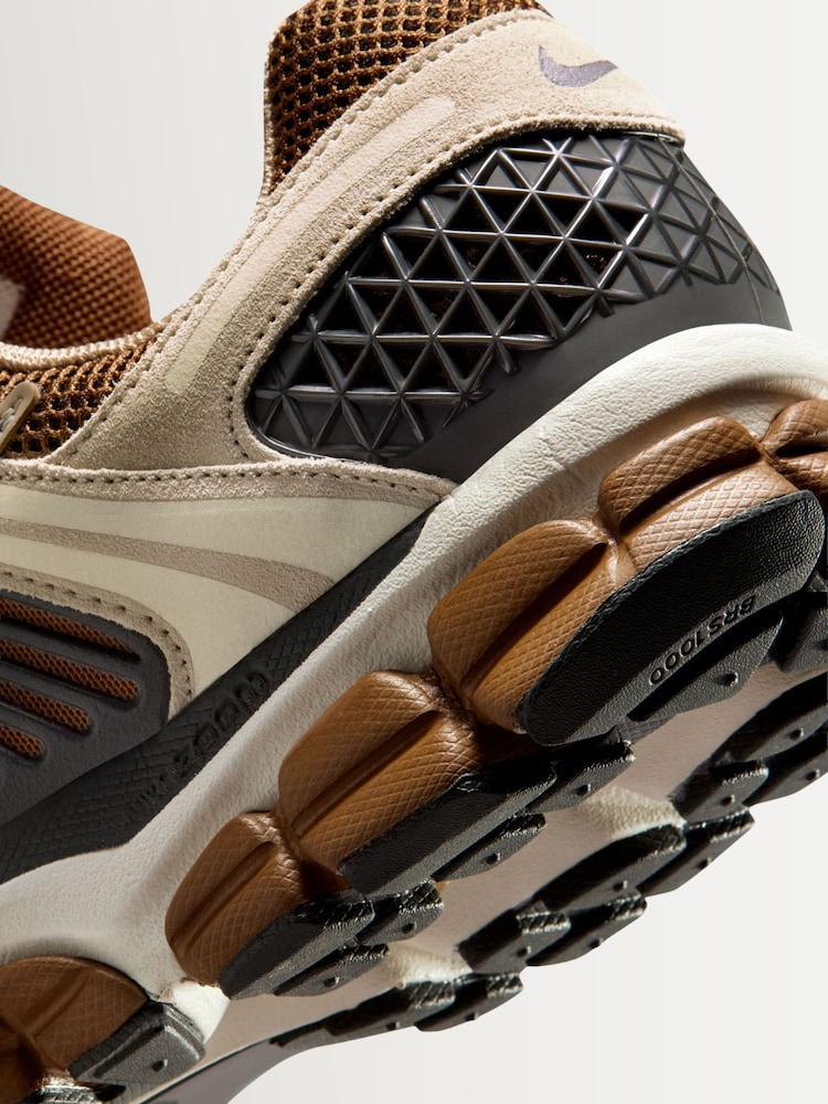 Nike Brown Zoom Vomero 5 Trainers - Image 8 of 8 Nike Brown Zoom Vomero 5 Trainers - Image 8 of 8