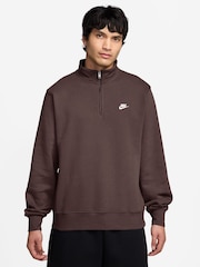 بني باروكي - سويت شيرت Club بسحّاب من الصوف الناعم من Nike - صورة 1 من 3