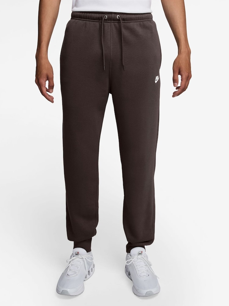Marrón barroco - Pantalones de chándal de polar con bajo ajustado Club de Nike - Imagen 1 de 3