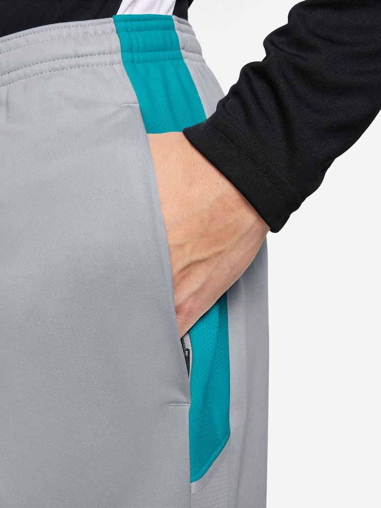Nike Grey Dri-FIT Academy Training Shorts - Image 4 of 4 Nike Grey Dri-FIT Academy Training Shorts - Image 4 of 4