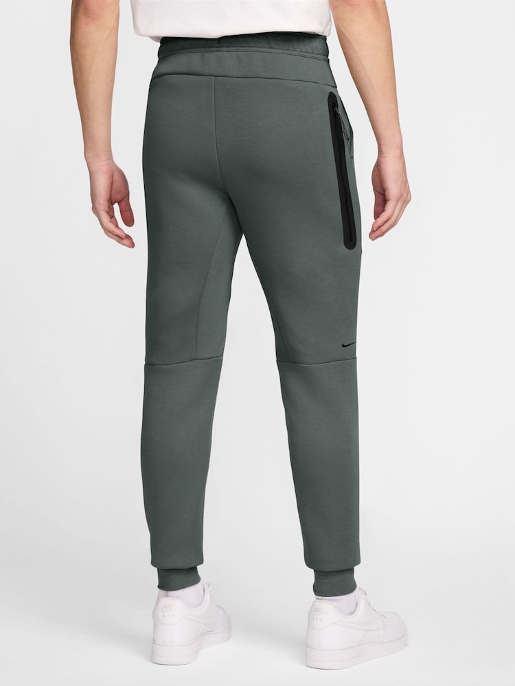 Nike Camo Green Tech Fleece Joggers - Image 2 of 3