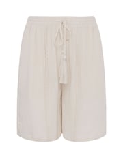Crema - Yours Curve Scallop Trim Shorts - Imagen 6 de 6
