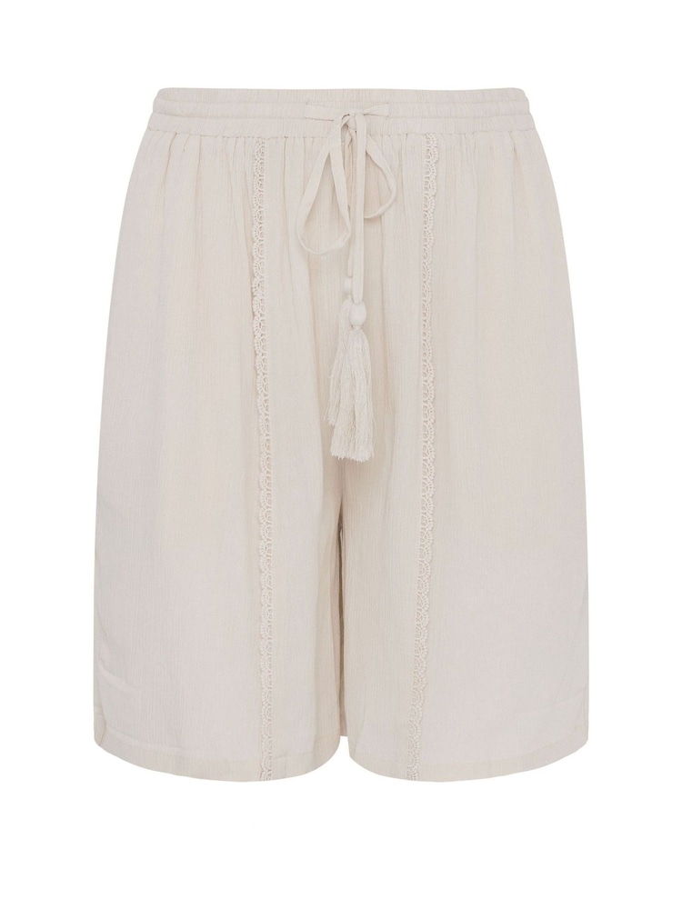 Crema - Yours Curve Scallop Trim Shorts - Imagen 6 de 6