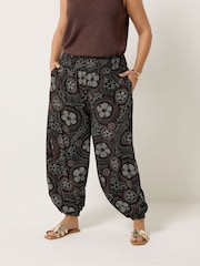 Negro floral - Yours Curve Shirred Waist Balloon Trousers - Imagen 1 de 5