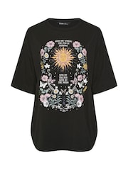 Yours Curve Black Placement Boxy T-Shirt - Image 4 of 5