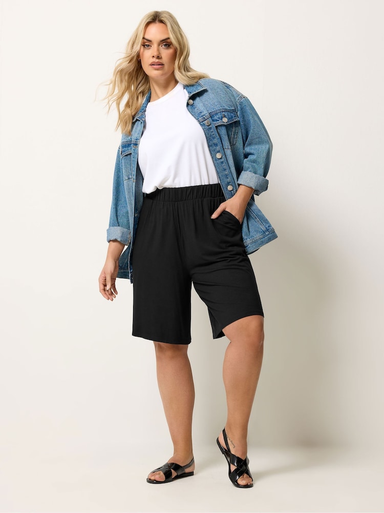 Yours Curve Black Pull On Jersey Shorts - Image 2 of 5 Yours Curve Black Pull On Jersey Shorts - Image 2 of 5