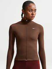 צבע חום קקאו, דגם Wow - Nike ז'קט צמוד בטכנולוגיית Dri-FIT עם רוכסן לכל האורך, קולקציית One - תמונה 2 מתוך 5