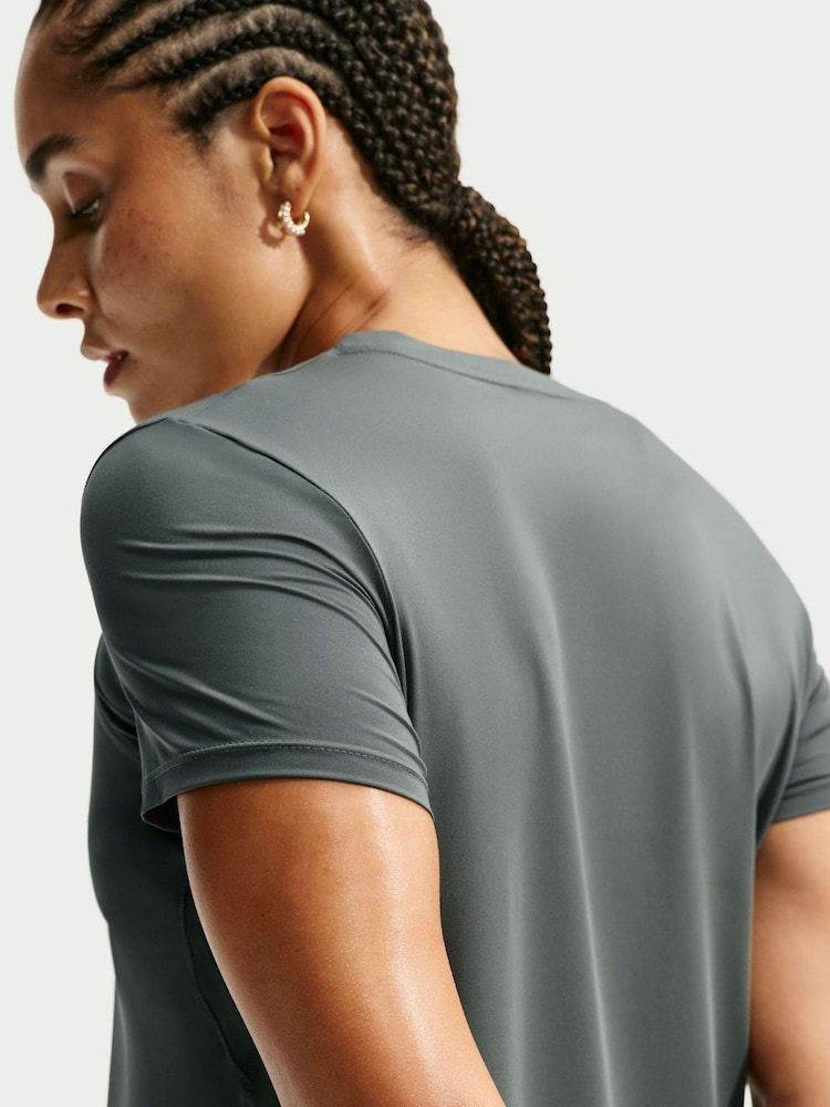 Nike Green One Classic Dri-FIT Short Sleeve T-Shirt - Image 5 of 5
