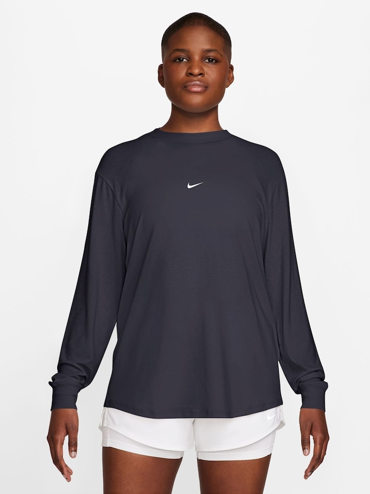 Nike Gridiron Grey One Relaxed Dri-FIT Long Sleeve Top - Image 1 of 3 Nike Gridiron Grey One Relaxed Dri-FIT Long Sleeve Top - Image 1 of 3