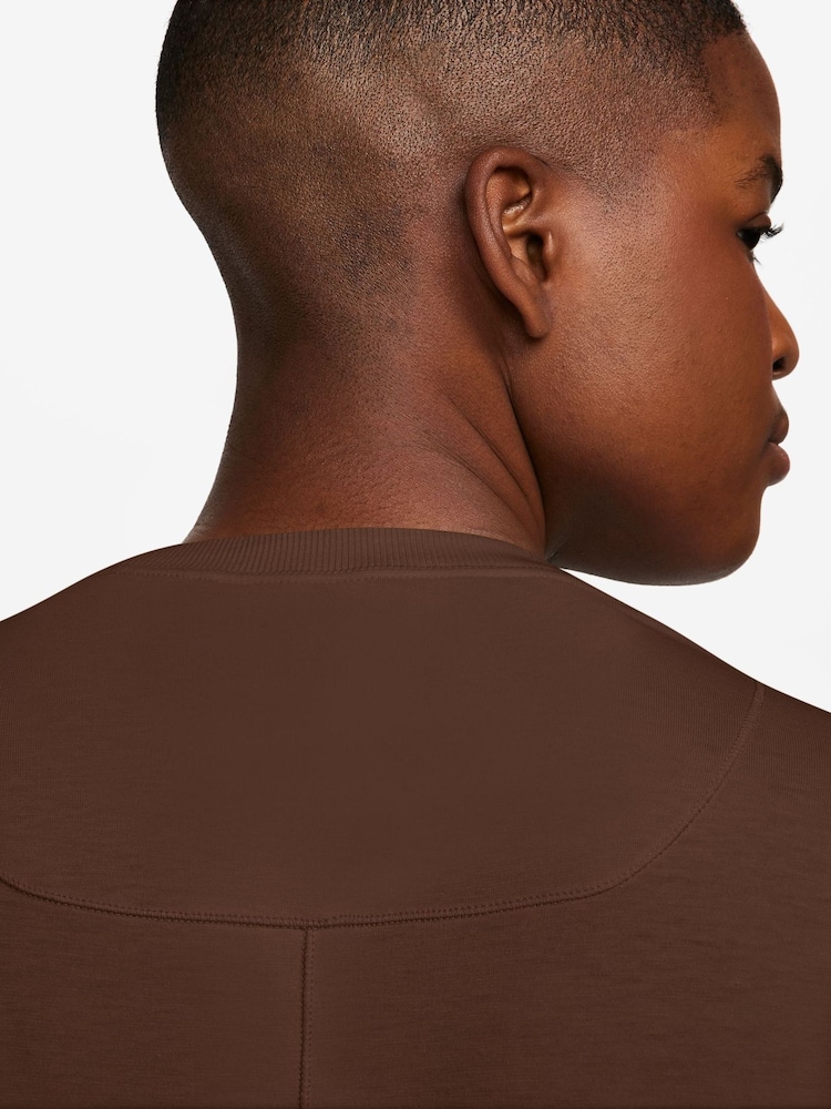 Nike Cacao Wow Brown One Relaxed Dri-FIT Long Sleeve Top - Image 3 of 3 Nike Cacao Wow Brown One Relaxed Dri-FIT Long Sleeve Top - Image 3 of 3