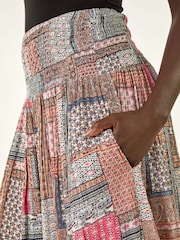 Palazzo-Hosen mit weitem Bein und Roman Patchwork-Muster - Bild 4 von 4