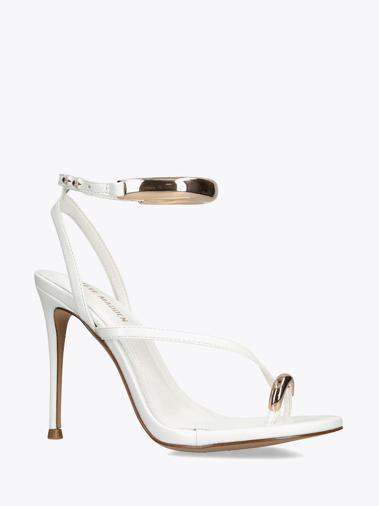 Steve Madden White Tia Sandals - Image 4 of 4 Steve Madden White Tia Sandals - Image 4 of 4