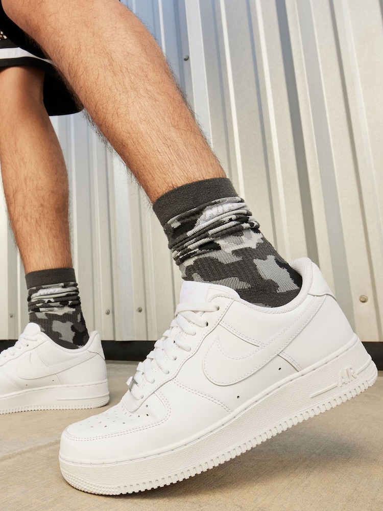Nike White Air Force 1 Low Trainers - Image 10 of 10