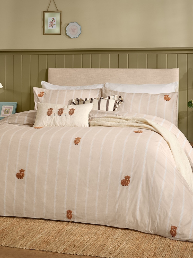 Wylder Ginger Ramble Highland Cow Tufted Feather Filled Cushion - Image 6 of 6