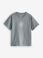 Nike Winter Graphic T-Shirt - Bilde 1 av 1