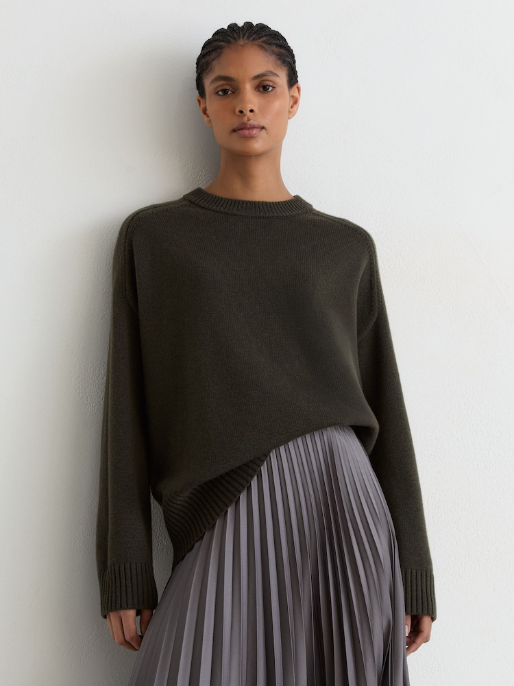 Reiss Khaki Green Riley Wool-Cashmere Crew-Neck Raglan Jumper - Image 1 of 7 Reiss Khaki Green Riley Wool-Cashmere Crew-Neck Raglan Jumper - Image 1 of 7