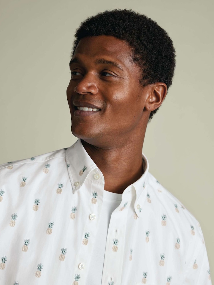 Charles Tyrwhitt Off White Shorts Sleeve Printed Stretch Washed Poplin Shirt - Image 2 of 5