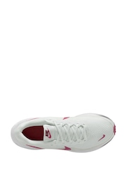 أبيض ووردي ودخاني - حذاء رياضي للركض على الطريق Revolution 8 من Nike - Image 8 of 11
