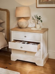Chalk White Hampton Country Collection Luxe Painted Oak 3 Drawer Hampton Bedside Table - Image 3 of 8