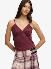 Superdry גופייה עם צווארון וי ועיטור, קולקציית Athletic Essentials - תמונה 1 מתוך 5