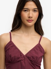 Superdry גופייה עם צווארון וי ועיטור, קולקציית Athletic Essentials - תמונה 3 מתוך 5