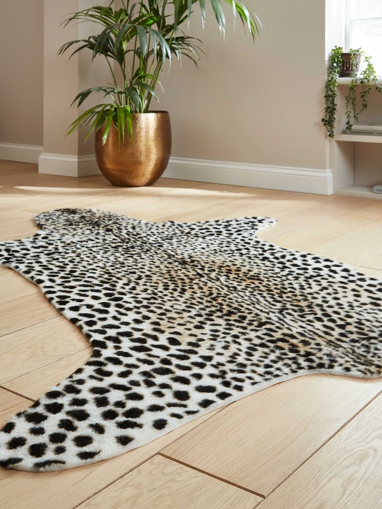 Think Rugs Brown Faux Fur Cheetah Animal Rug - Image 2 of 6 Think Rugs Brown Faux Fur Cheetah Animal Rug - Image 2 of 6