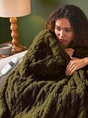 Silentnight Green Luxury Super Cosy 9-Heat Setting Heated Throw - Image 1 of 9
