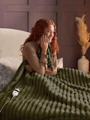Silentnight Green Ribbed Faux Fur 9-Heat Setting Heated Throw - Image 1 of 9