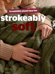 Silentnight Green Ribbed Faux Fur 9-Heat Setting Heated Throw - Image 3 of 9