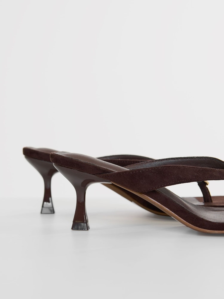 Threadbare Brown Toe Post Kitten Heel Sandals - Image 4 of 4