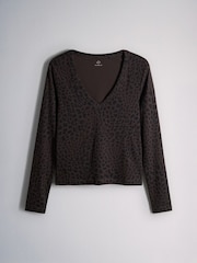 The Set 5 Pack V-Neck Ribbed Long Sleeve T-Shirts Brown/Black/Leopard Animal/Neutral/White - Image 2 of 8