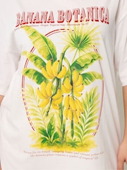 Yours Curve White Placement Relaxed T-Shirt - Image 4 of 5