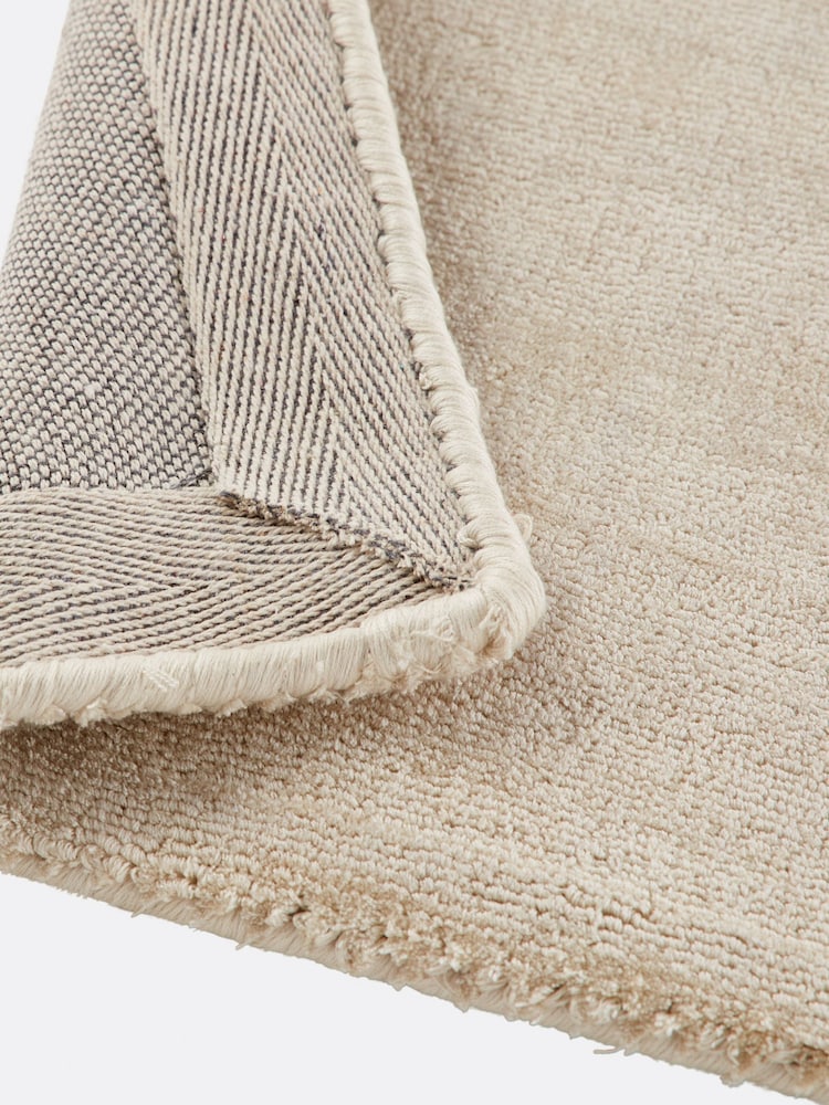 La Redoute Intérieurs Oatmeal Izri Aged Effect Lyocell Rug - Image 5 of 5 La Redoute Intérieurs Oatmeal Izri Aged Effect Lyocell Rug - Image 5 of 5