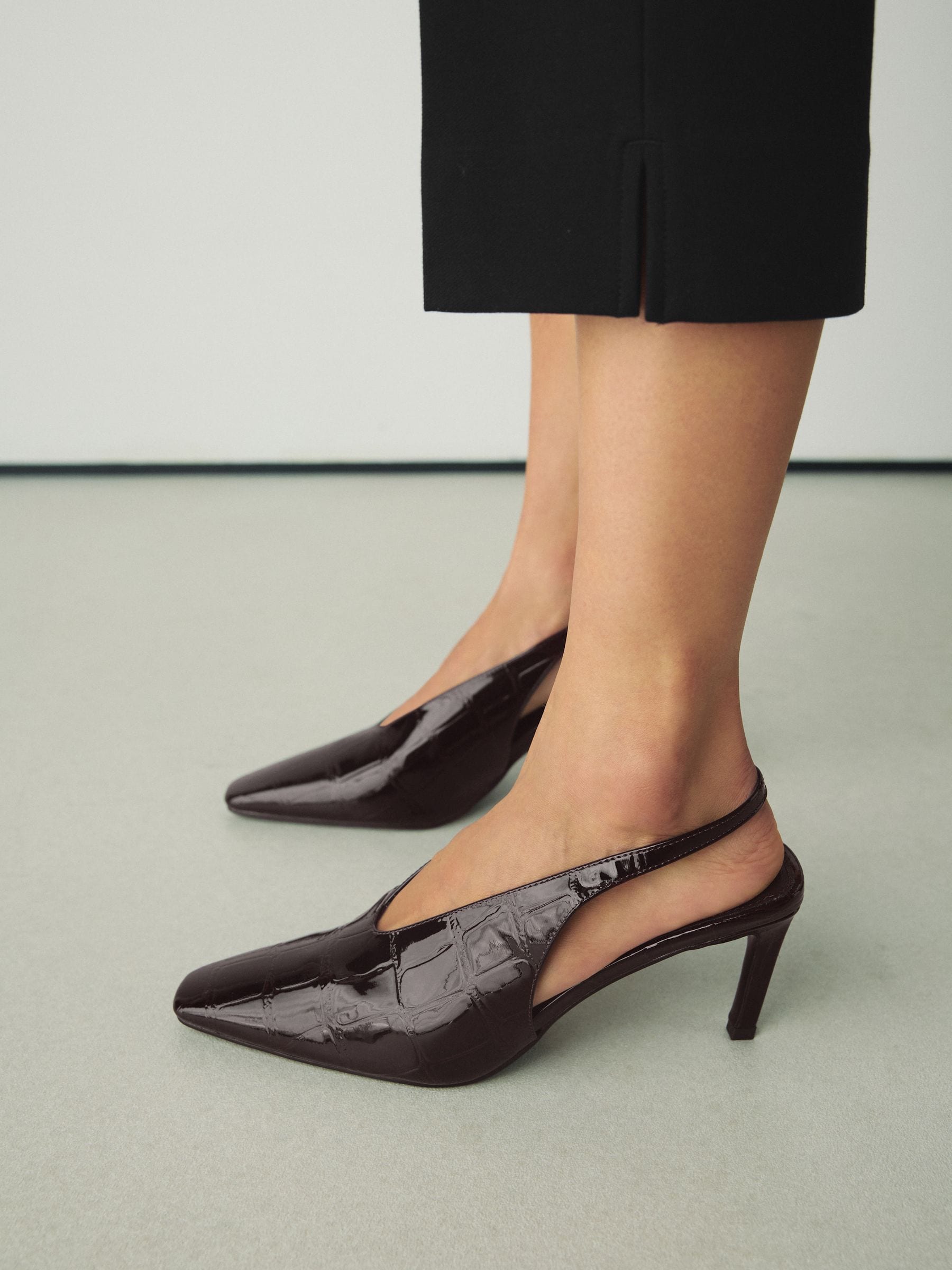 Comprar Chocolate marrom - Forever Comfort® Slingback Chisel Toe