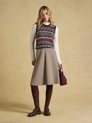פפיטה חומה - Joules Avery Short Panel Skirt - תמונה 11 מתוך 12