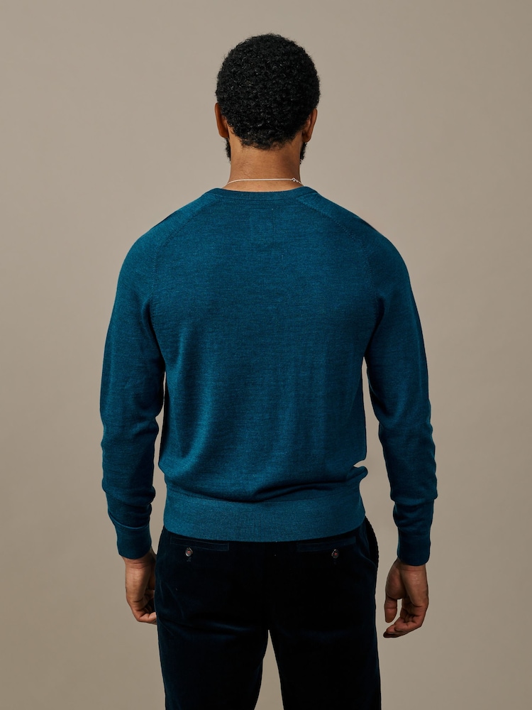 Aubin Green Burnham Merino V-Neck Jumper - Image 2 of 5