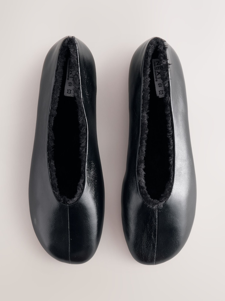 Black With Faux Fur - Forever Comfort® Ballerinas mit geschwungener Zehenpartie - Bild 1 von 5