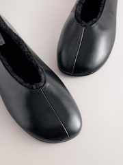 Black With Faux Fur - Forever Comfort® Ballerinas mit geschwungener Zehenpartie - Bild 4 von 5