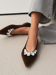 Šokoladinis rudas - Forever Comfort® Jewelled Point Toe Ballet Shoes - 1 paveikslėlis iš 13