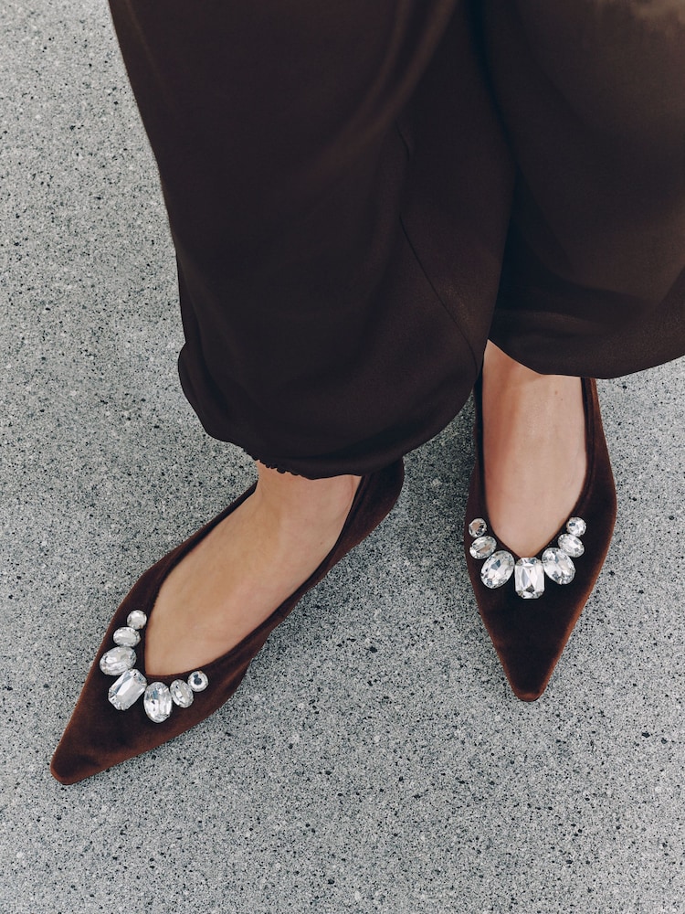 Šokoladinis rudas - Forever Comfort® Jewelled Point Toe Ballet Shoes - 2 paveikslėlis iš 13
