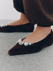 Šokoladinis rudas - Forever Comfort® Jewelled Point Toe Ballet Shoes - 8 paveikslėlis iš 13