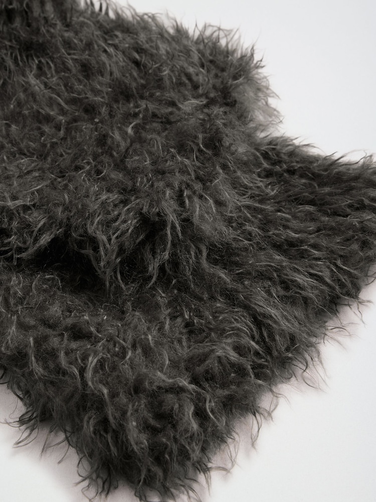 Friends Like These Grey Faux Fur Shearling Scarf - Image 6 of 6 Friends Like These Grey Faux Fur Shearling Scarf - Image 6 of 6