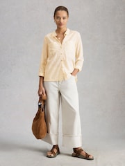 Amarillo - Camisa Sophie de White Stuff - Imagen 2 de 6