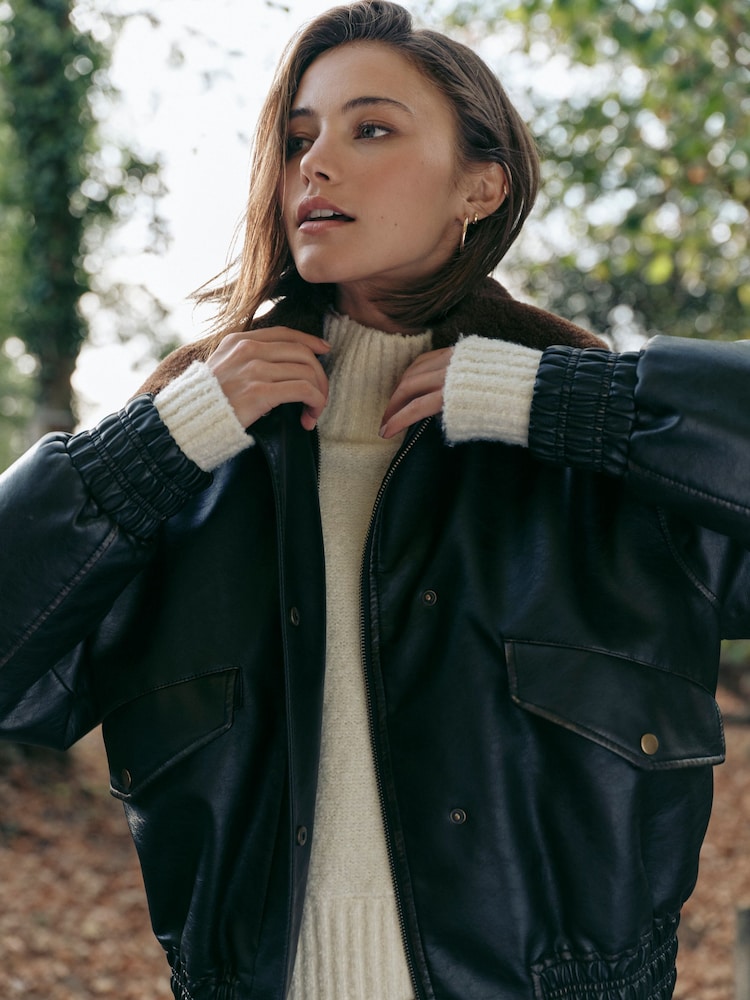 שחור - Faux Leather Shearling Collar Bomber Jacket - תמונה 3 מתוך 3 שחור - Faux Leather Shearling Collar Bomber Jacket - תמונה 3 מתוך 3